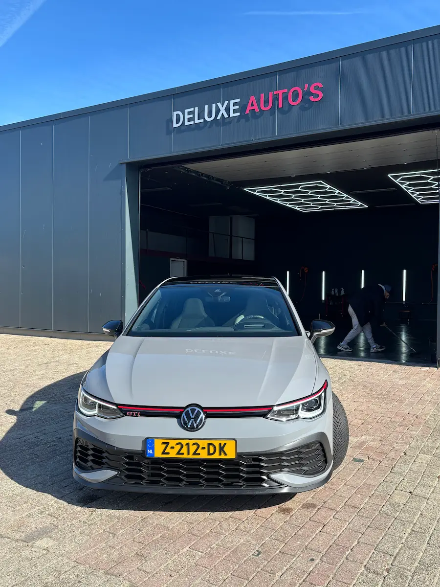 Auto polijsten prijs Groningen en lakcorrectie door DELUXE AUTO’S
